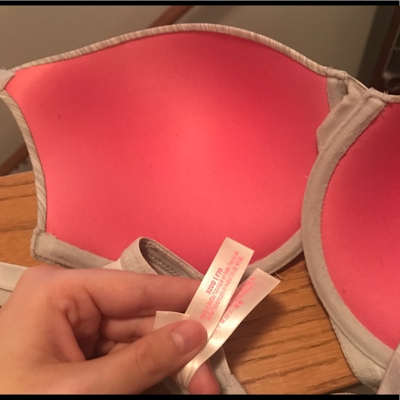 32DD Bra - Picture 2 of 2